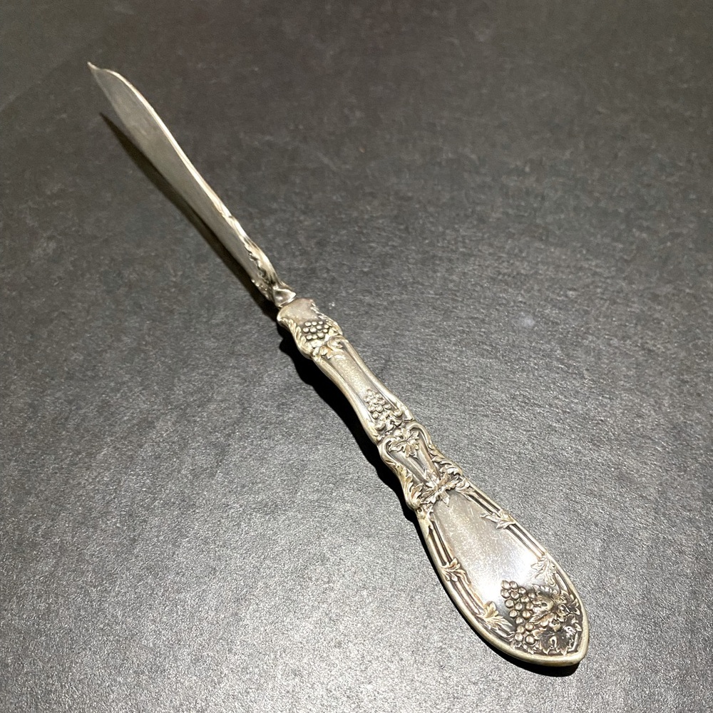 1881 Rogers A1 Butter Knife Twisted Handle Antique Silver Plated "La Vigne" 1908